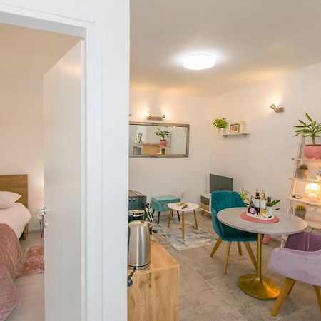 Apartman Enjoy โรวีน ภายนอก รูปภาพ