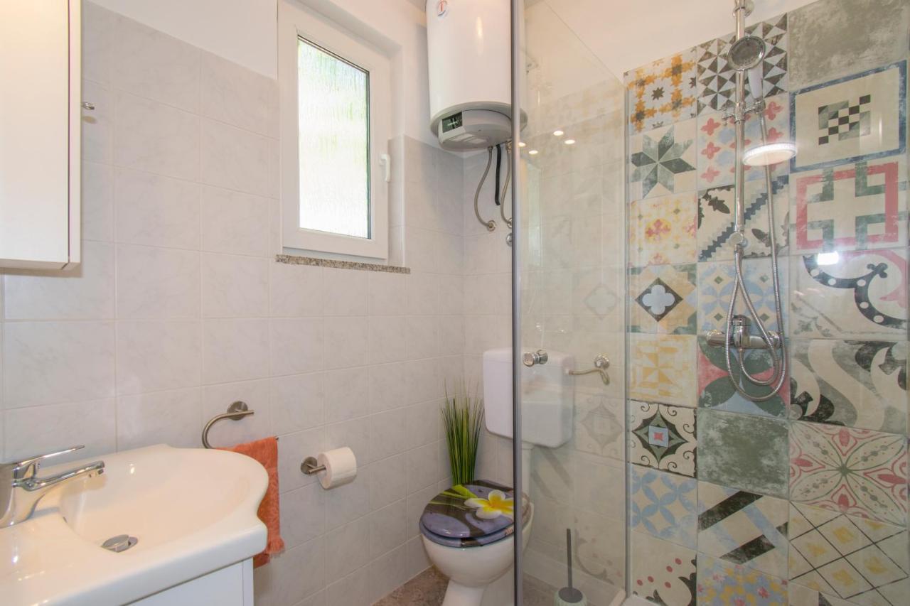Apartman Enjoy โรวีน ภายนอก รูปภาพ