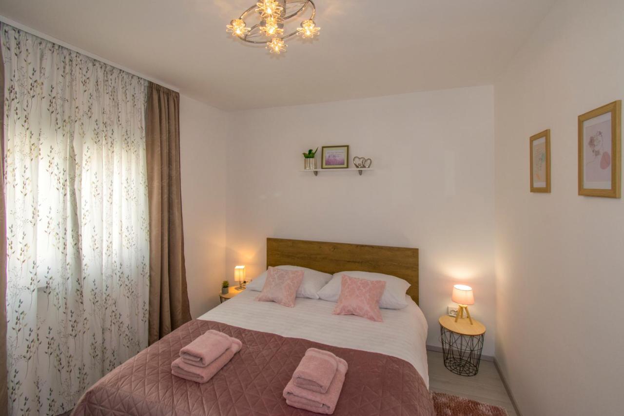 Apartman Enjoy โรวีน ภายนอก รูปภาพ