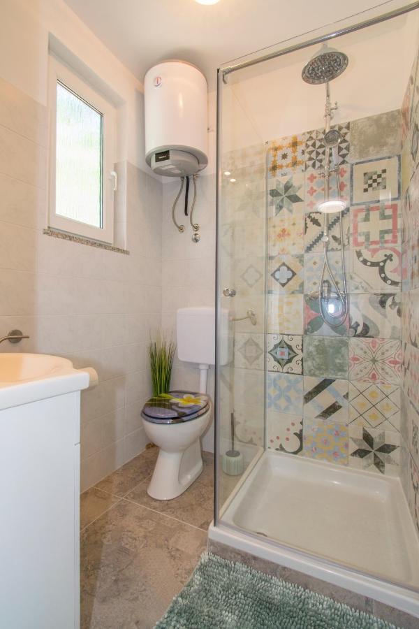 Apartman Enjoy โรวีน ภายนอก รูปภาพ